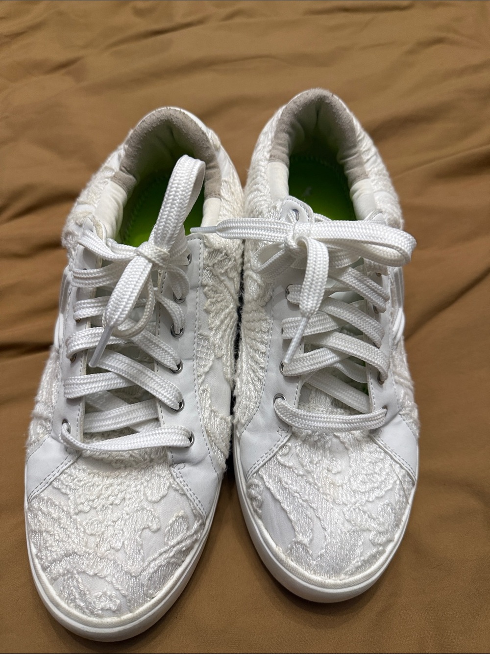 Vionic White Lace-Texture Women's Sneakers